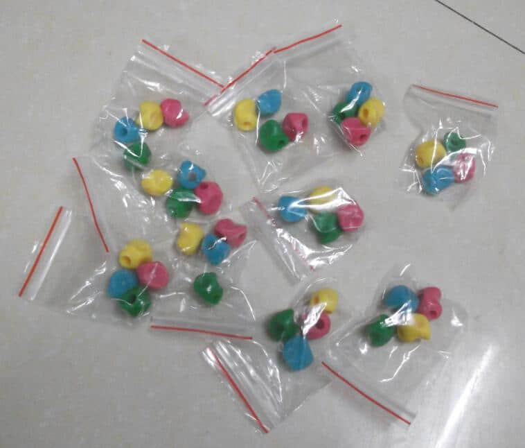 Pencil grips - pack of 4 - FREE SHIPPING - Dyslexia & Irlen Syndrome - Irlen Diagnostic Clinic